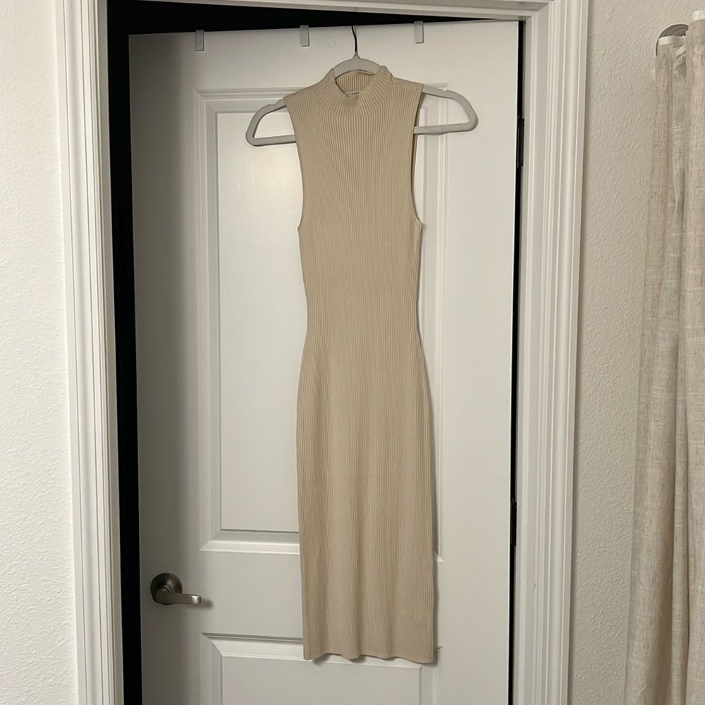 Ribbed bodycon midi dress